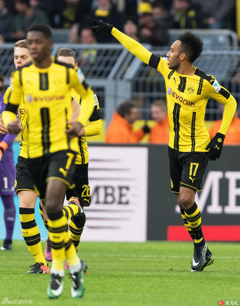 包含多特蒙德中场频频送出助攻，助球队登顶的词条